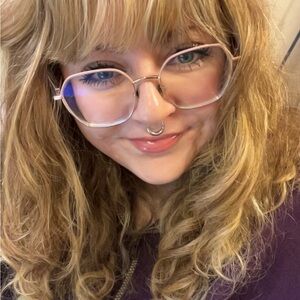 Meet your Posher, Abby